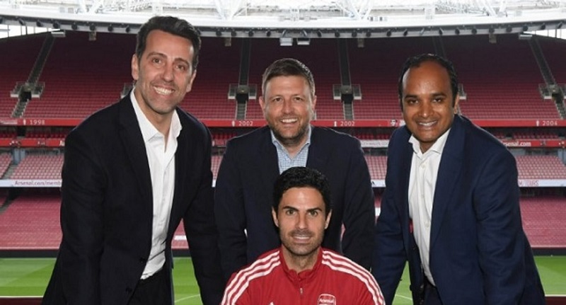 James Ellis chia tay Arsenal